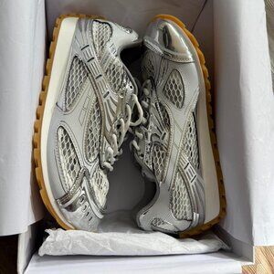 Men's 10 Bottega Veneta Sneaker